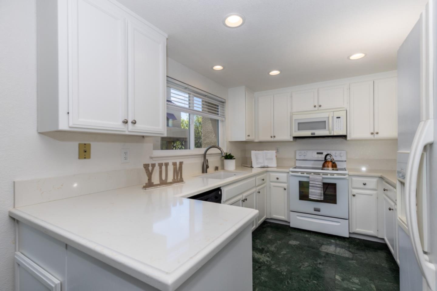 232 Commons Lane