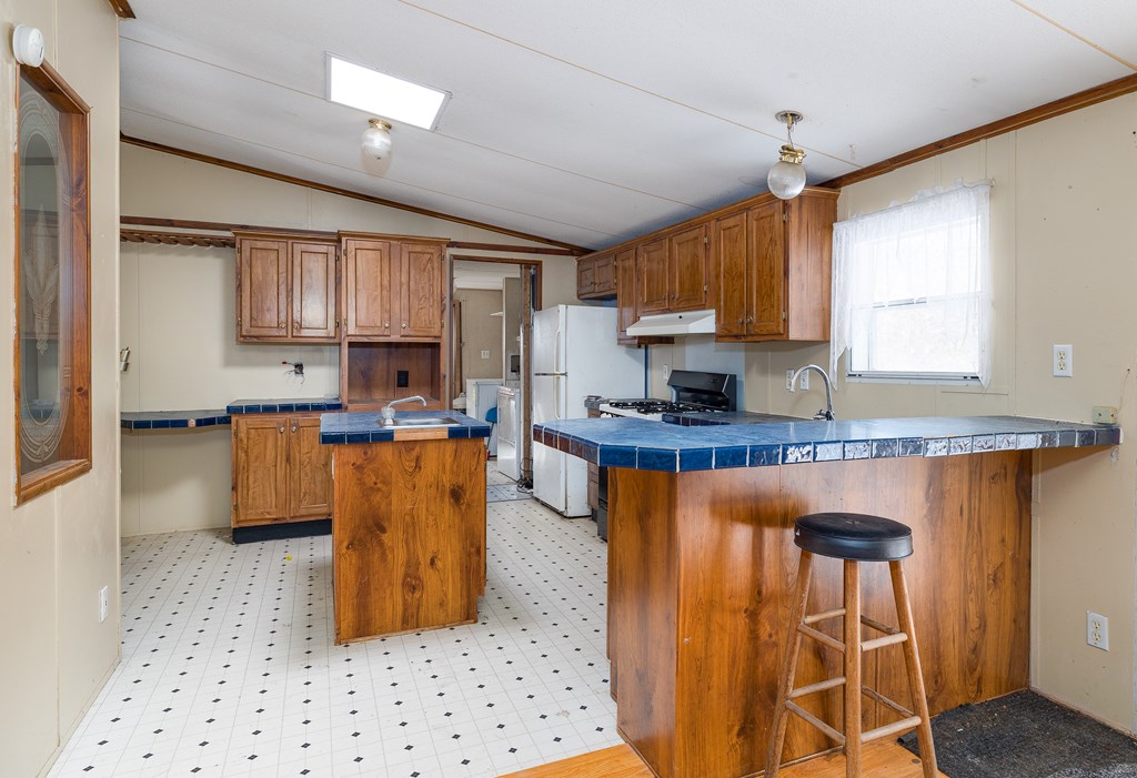 9075 State Line Road