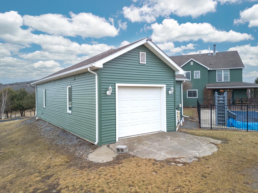 252 Hills Creek Road