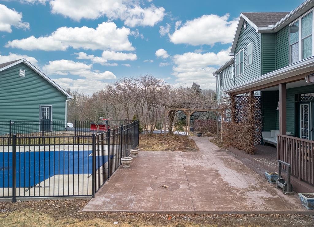 252 Hills Creek Road