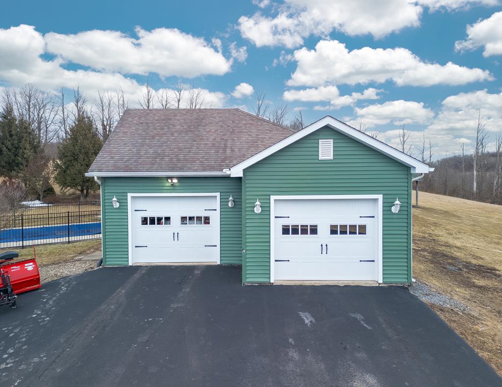 252 Hills Creek Road