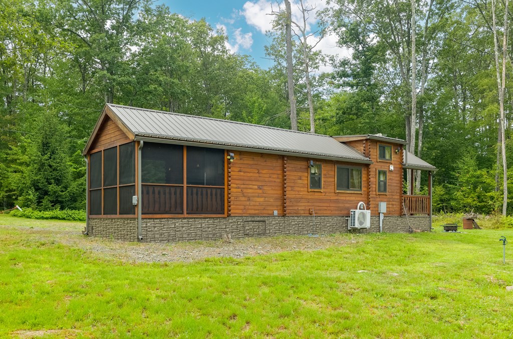 647 Laurel Crest Road