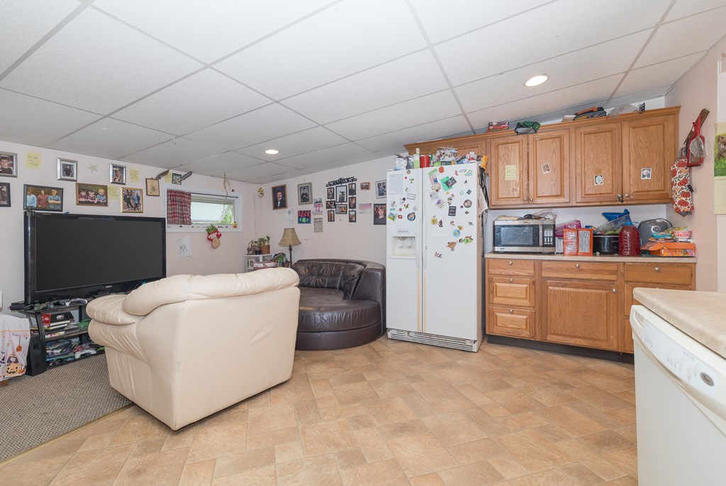 5337 Main St
