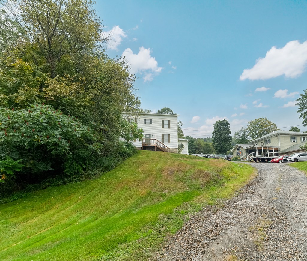 123 Maple Hill Road