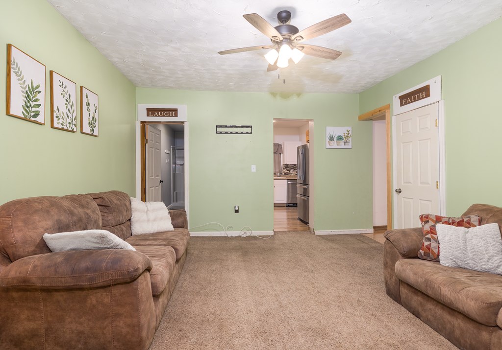 123 Maple Hill Road
