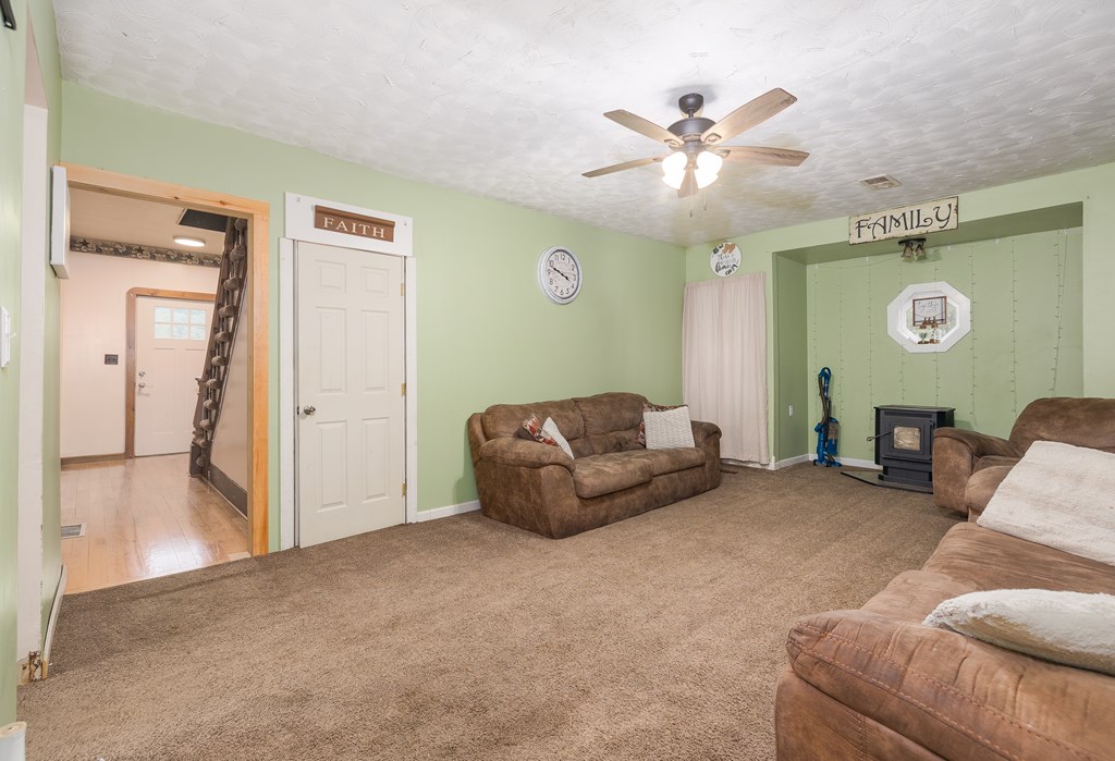 123 Maple Hill Road