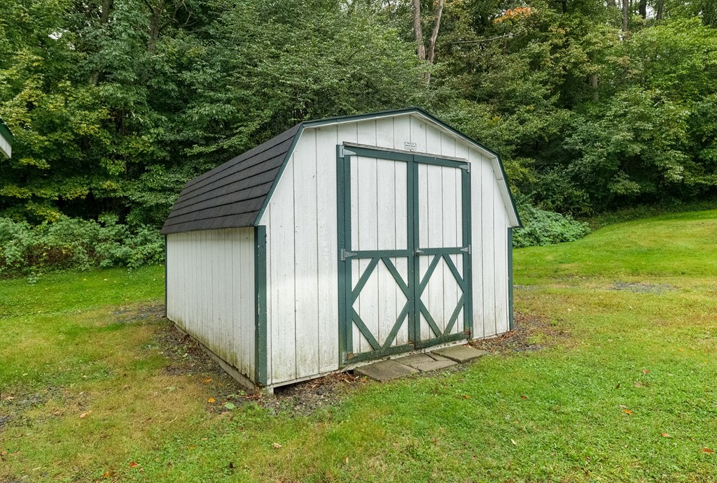 123 Maple Hill Road