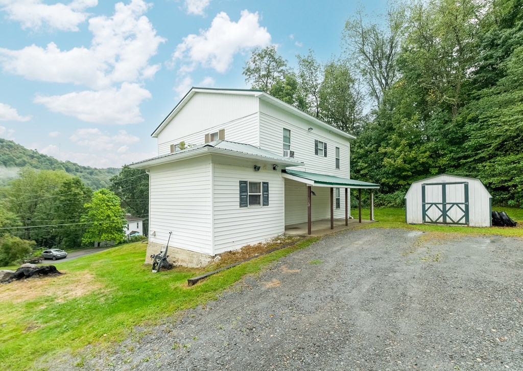 123 Maple Hill Road