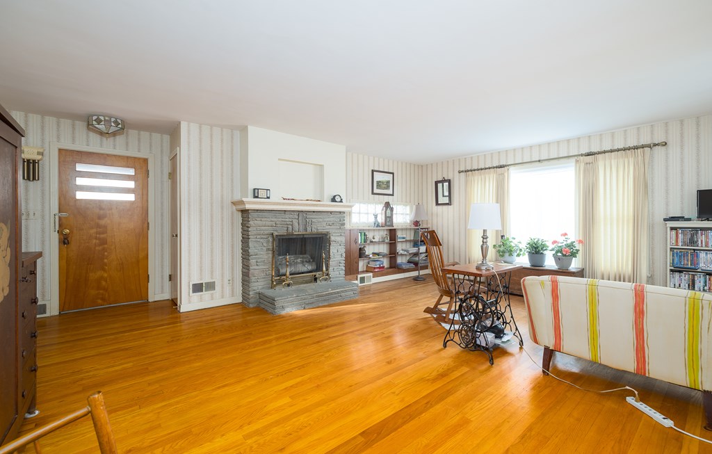 103 Oak Avenue