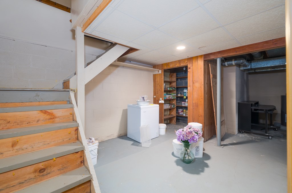 103 Oak Avenue