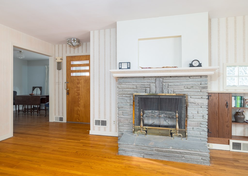 103 Oak Avenue