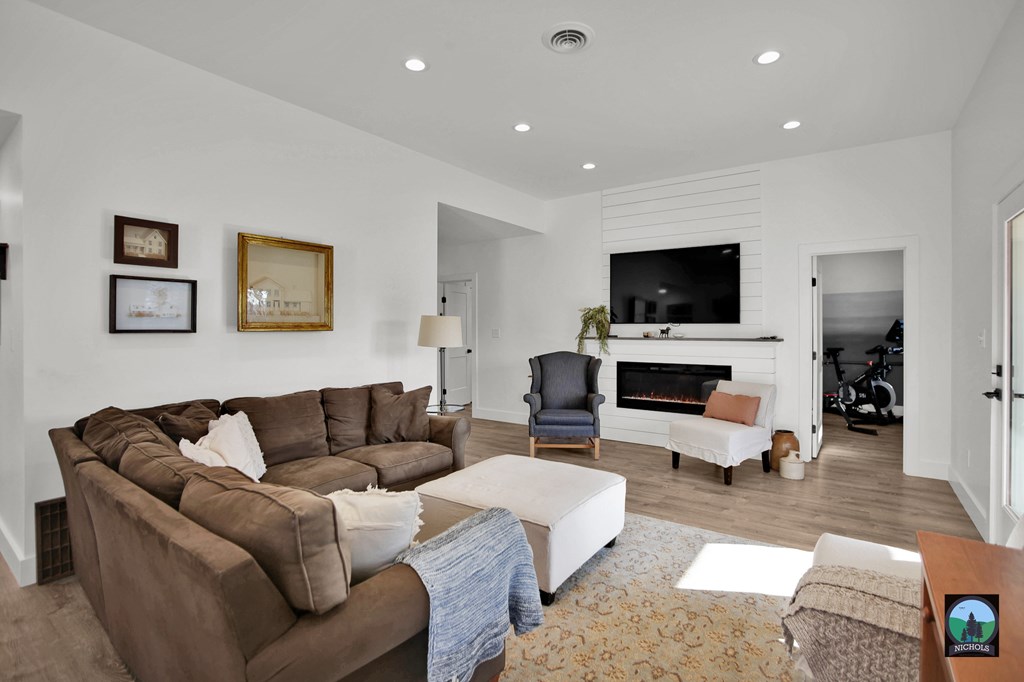 10 Capitol Drive