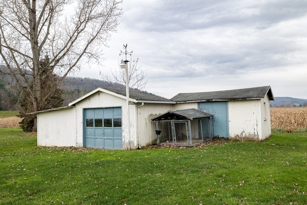 305 Oak Avenue