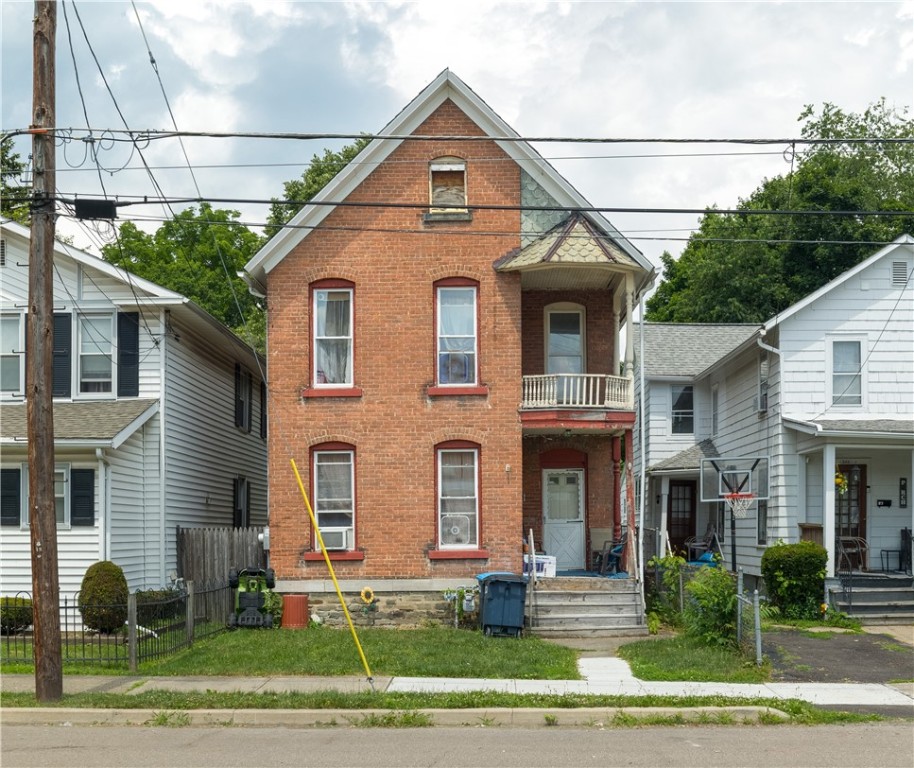 364 West 3rd Street