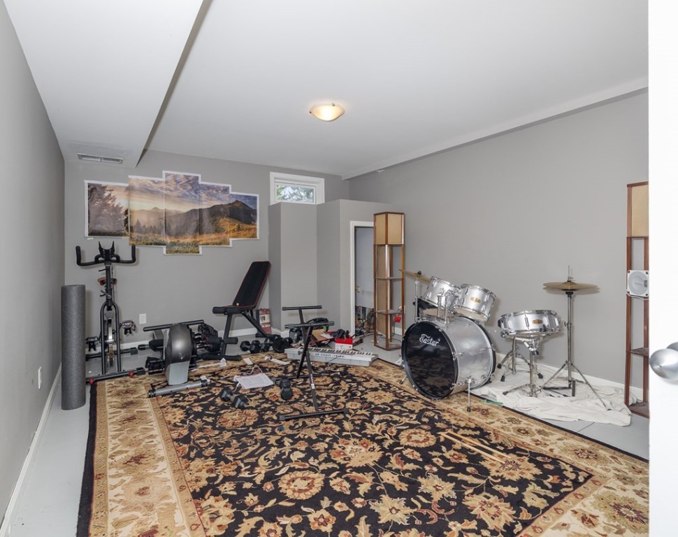 113 West Woodlawn Avenue