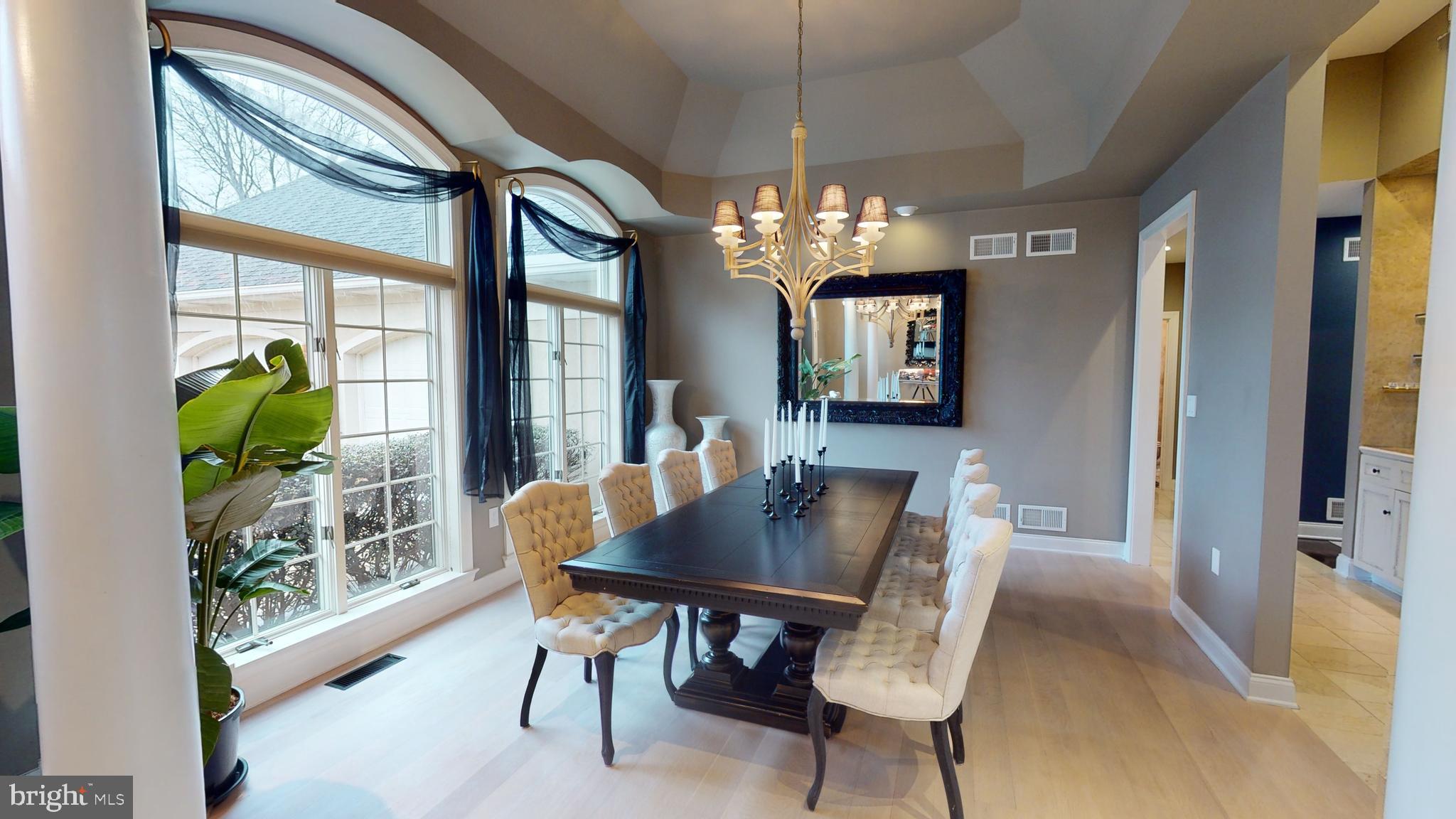 937 GREENBRIAR DRIVE