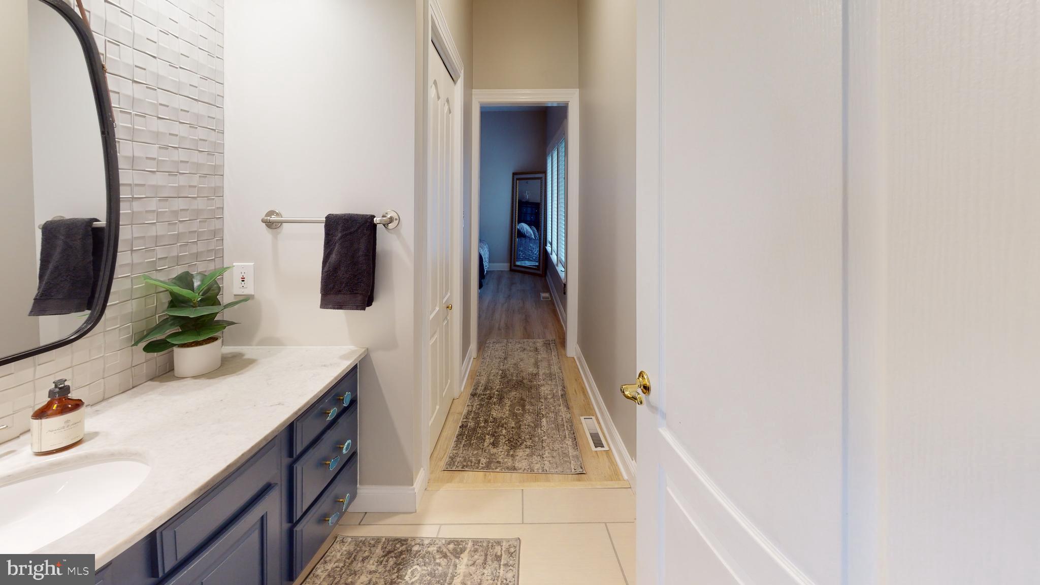 937 GREENBRIAR DRIVE