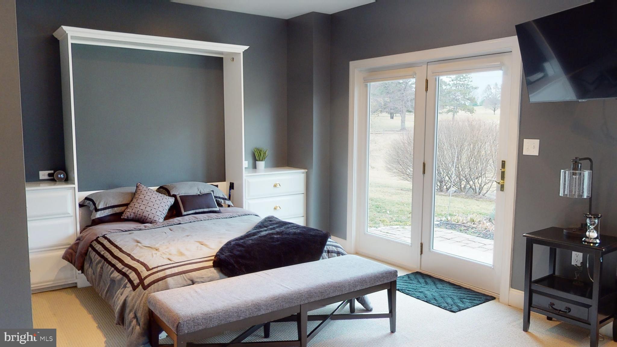 937 GREENBRIAR DRIVE