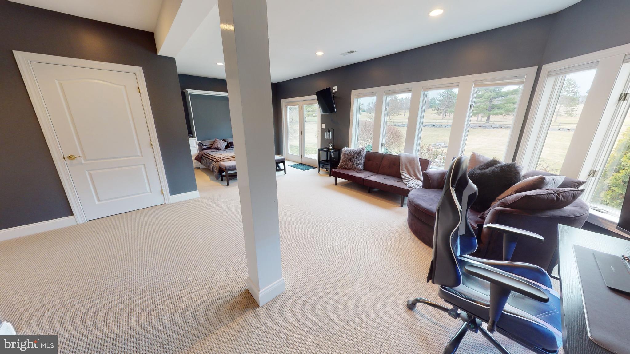 937 GREENBRIAR DRIVE