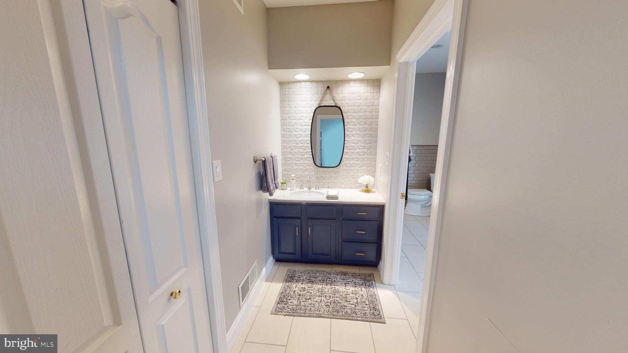 937 GREENBRIAR DRIVE