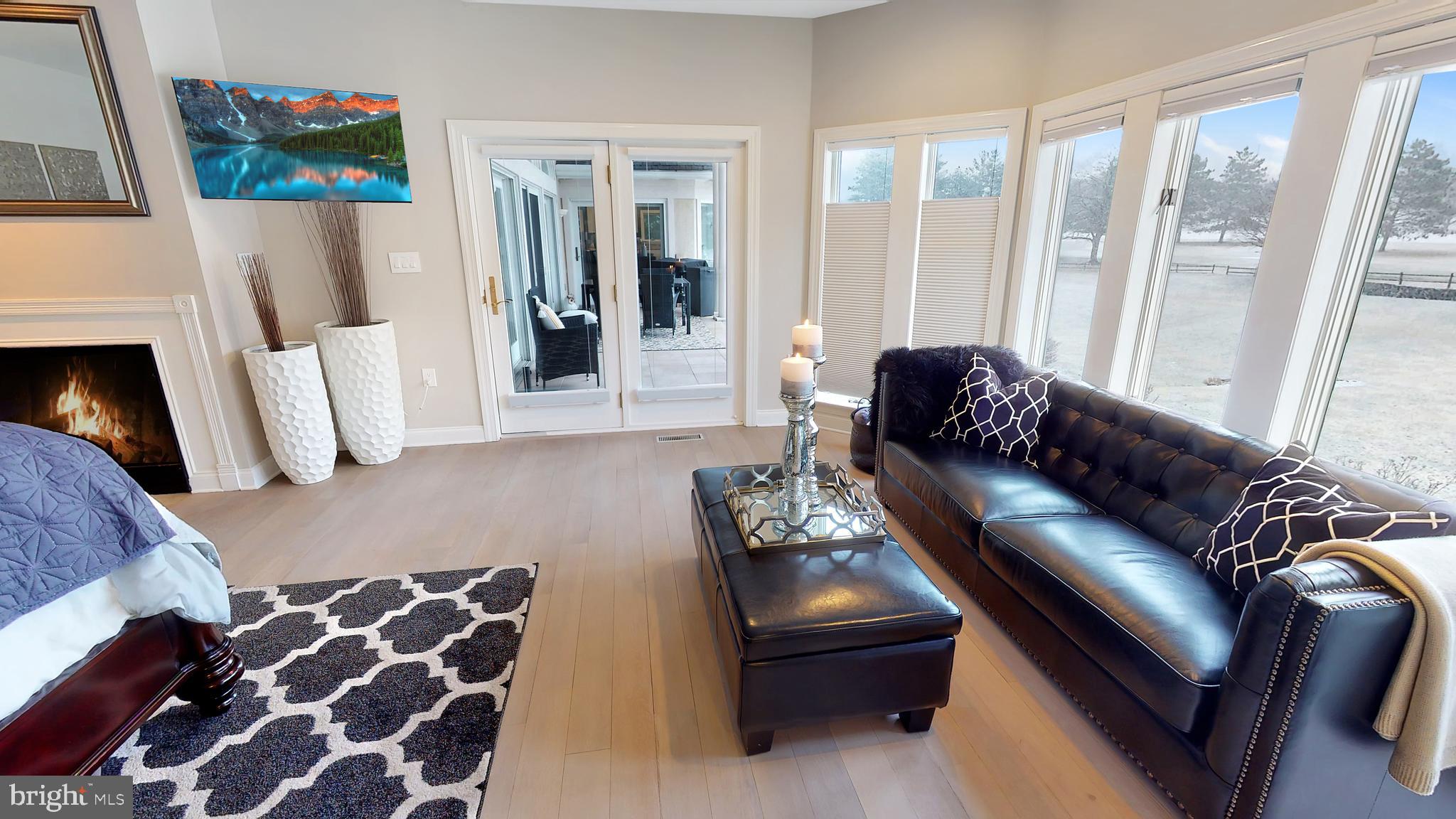 937 GREENBRIAR DRIVE