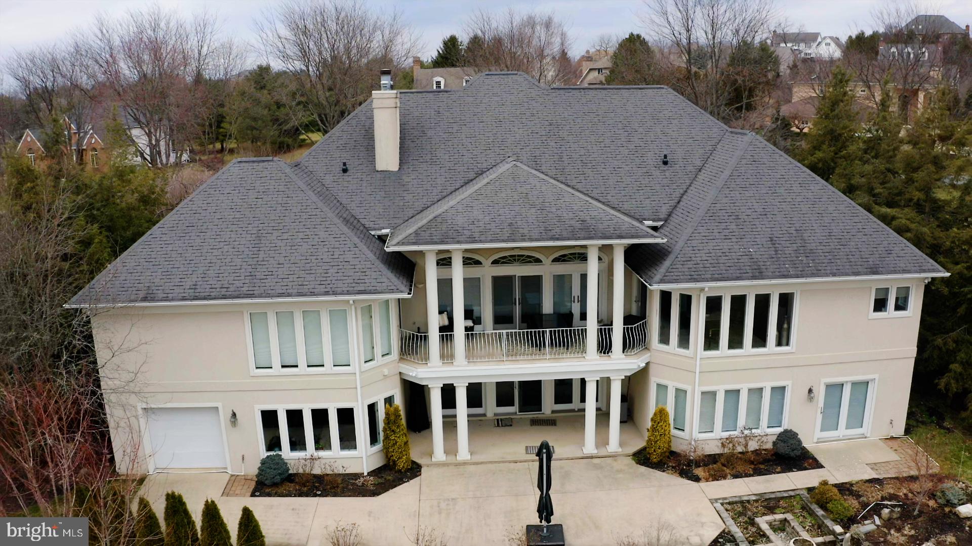 937 GREENBRIAR DRIVE