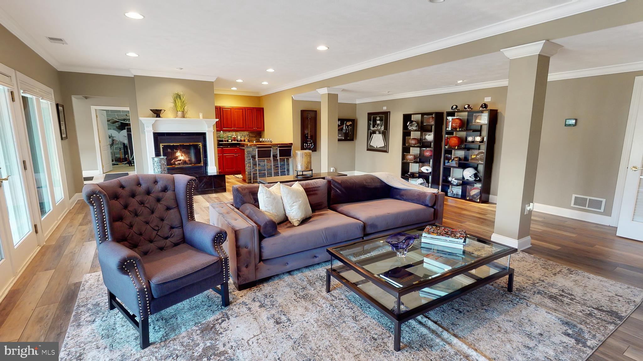 937 GREENBRIAR DRIVE