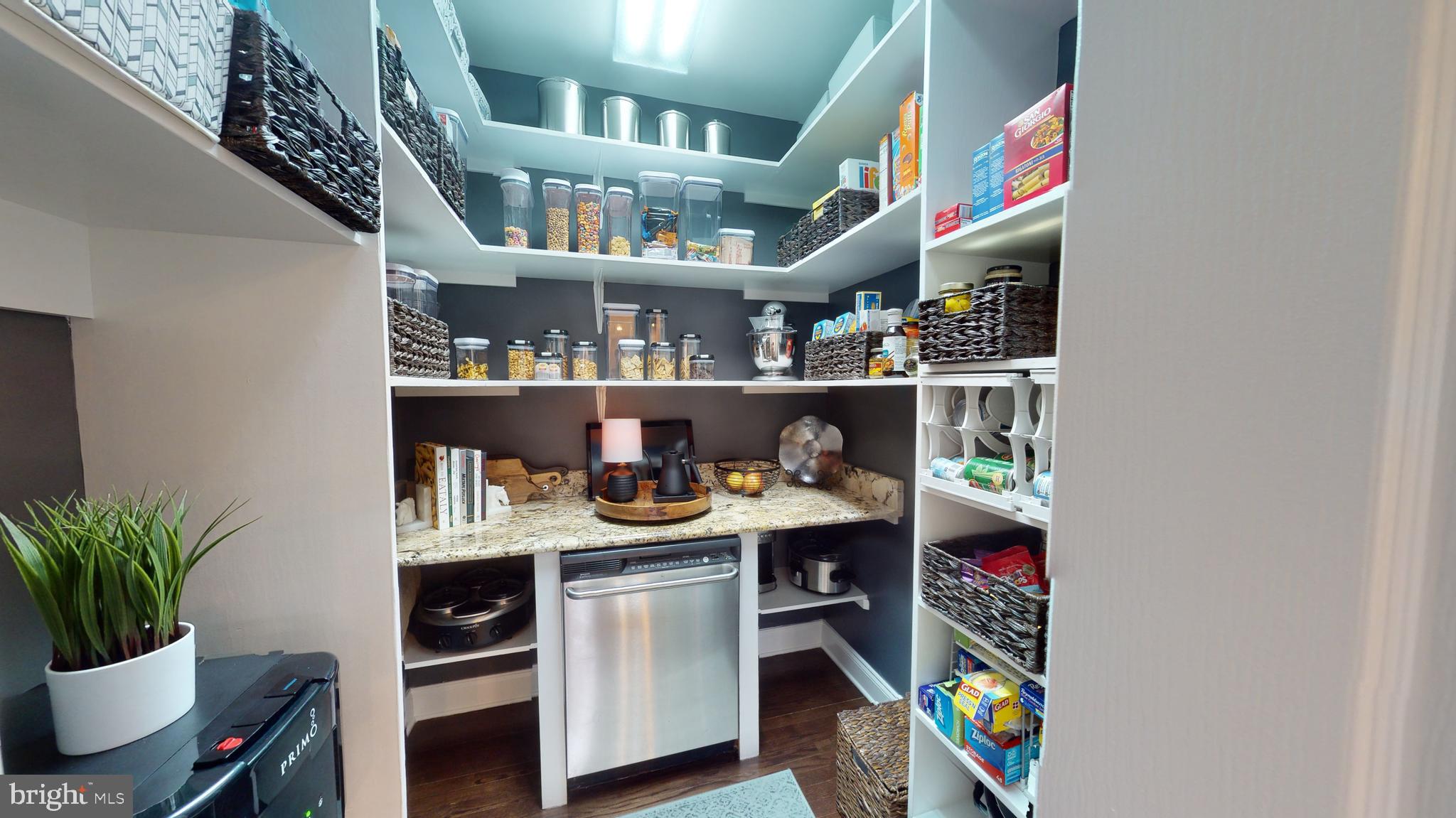 937 GREENBRIAR DRIVE