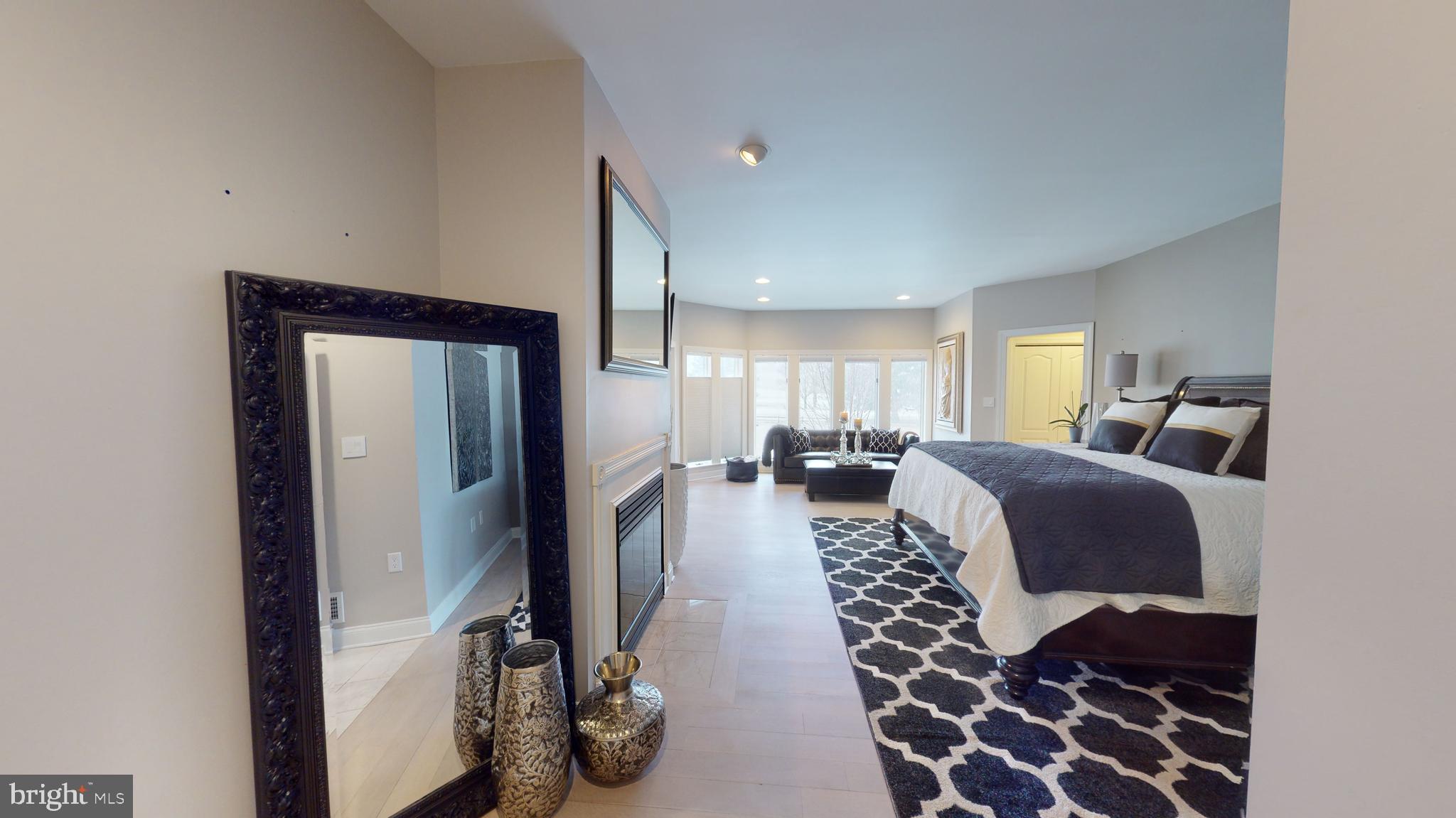 937 GREENBRIAR DRIVE