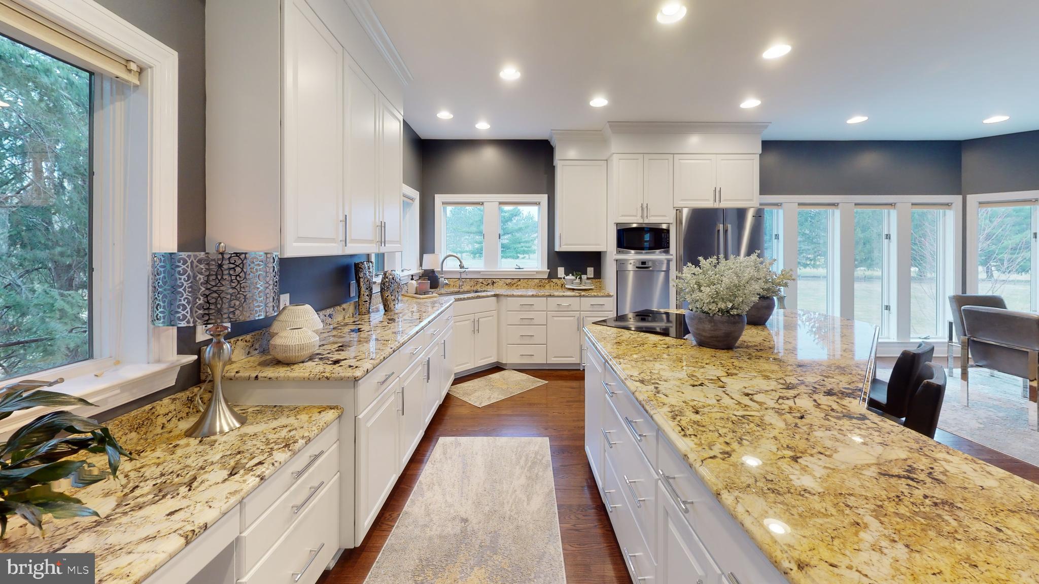 937 GREENBRIAR DRIVE