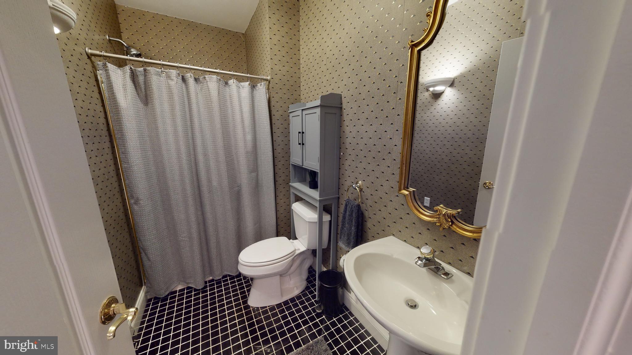 937 GREENBRIAR DRIVE