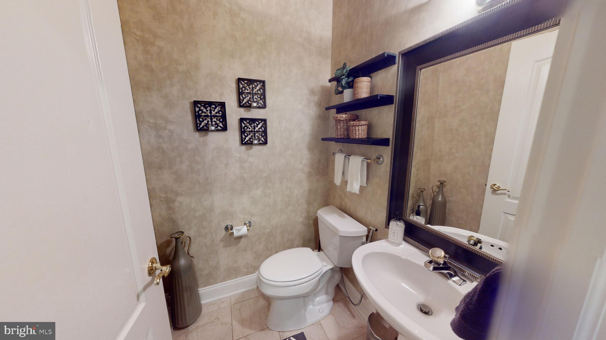 937 GREENBRIAR DRIVE