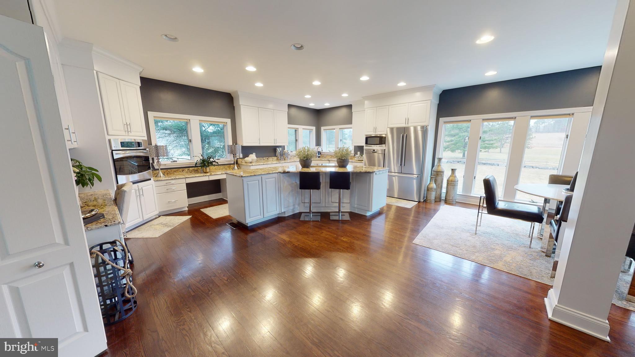 937 GREENBRIAR DRIVE