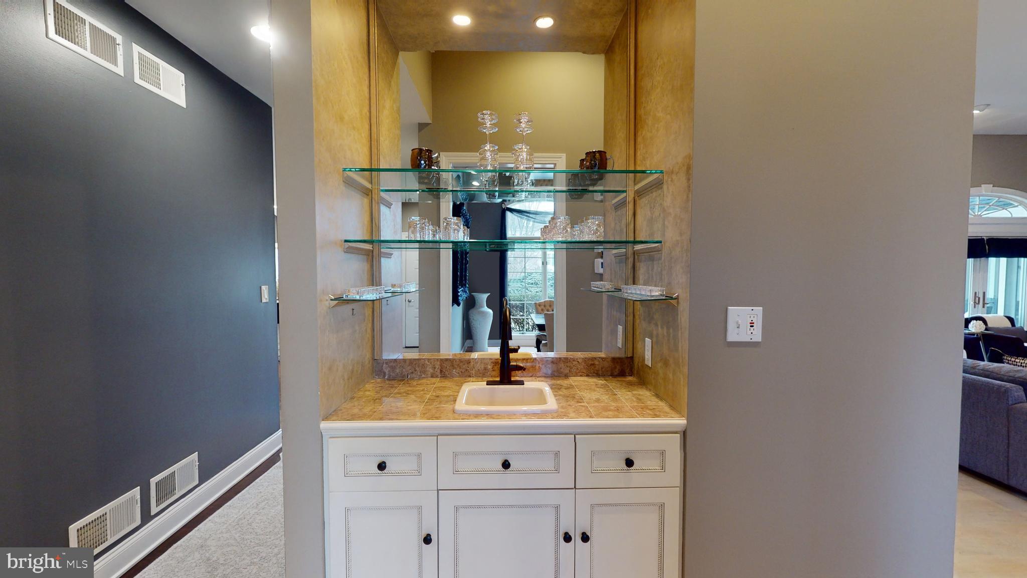 937 GREENBRIAR DRIVE