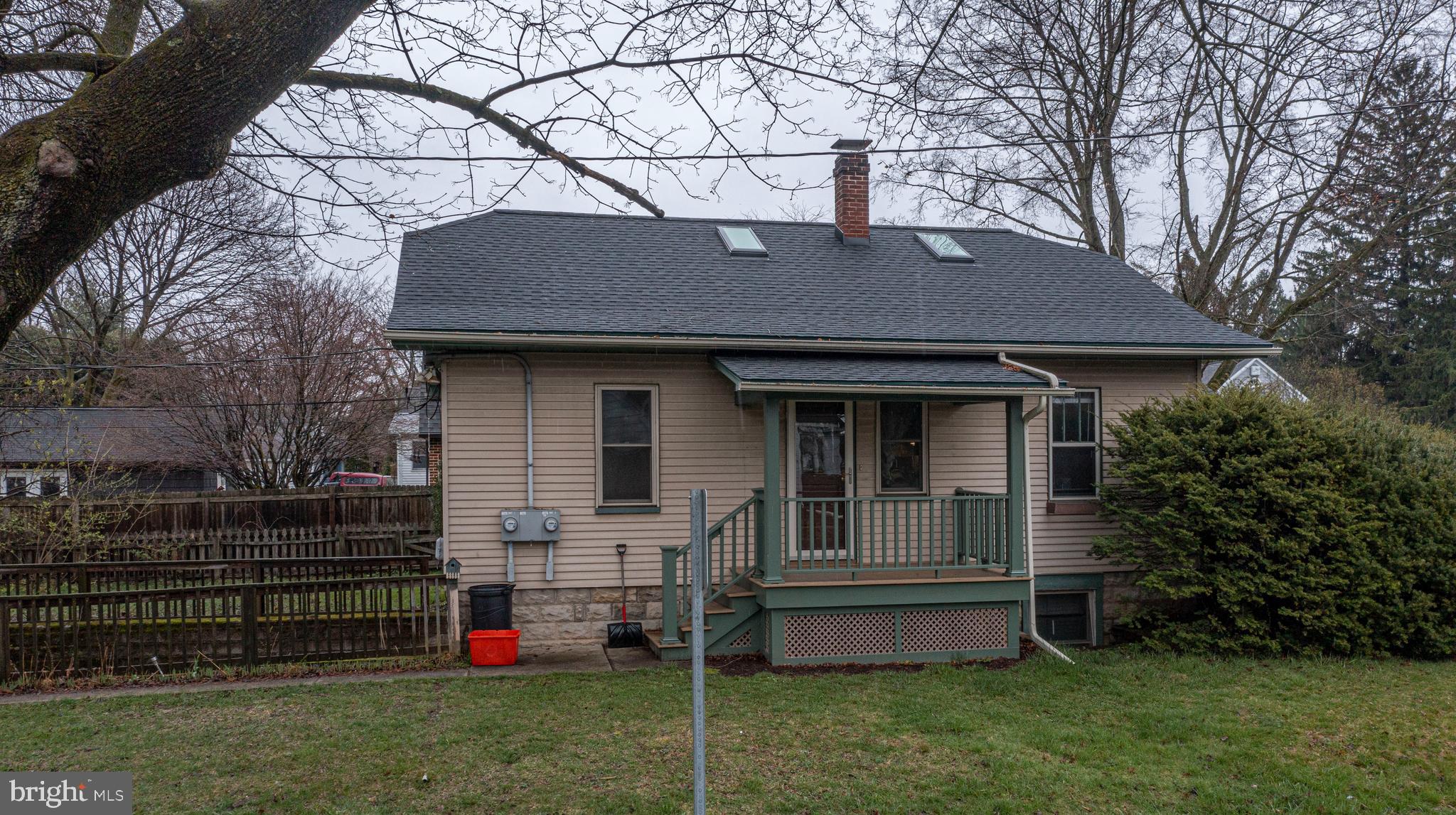 1029 W BEAVER AVENUE