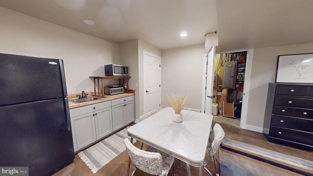 101 BRIAR COURT
