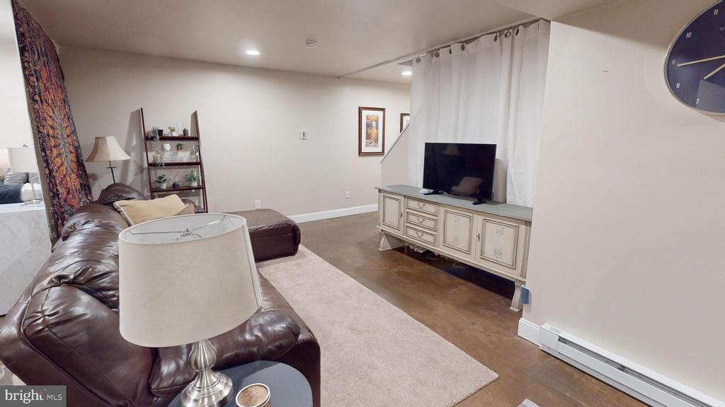 101 BRIAR COURT