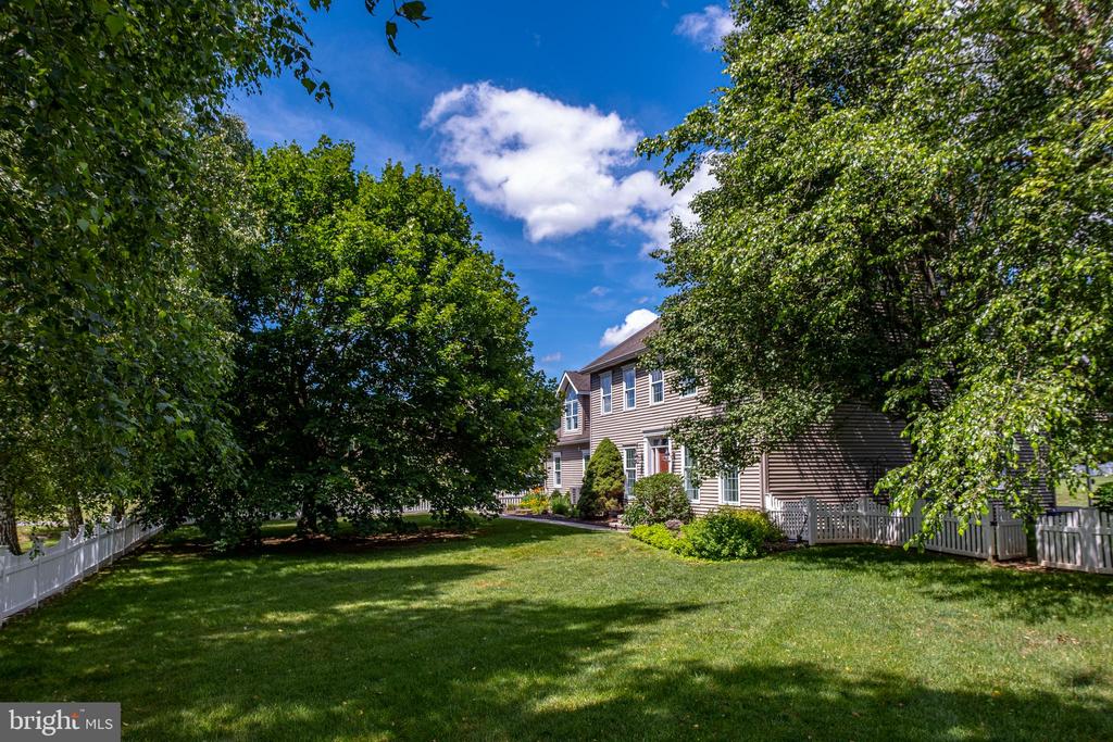 101 BRIAR COURT