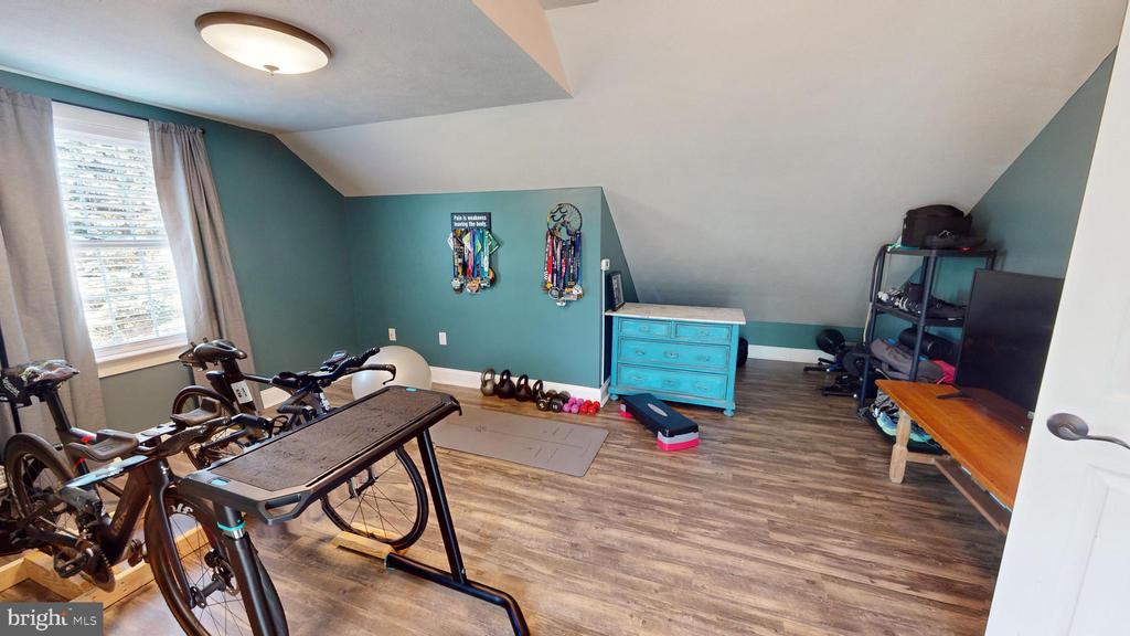 101 BRIAR COURT