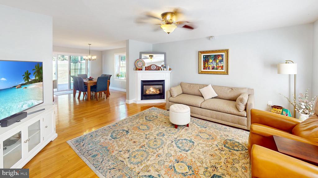 101 BRIAR COURT