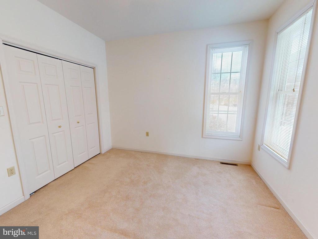 2336 SAGAMORE DRIVE