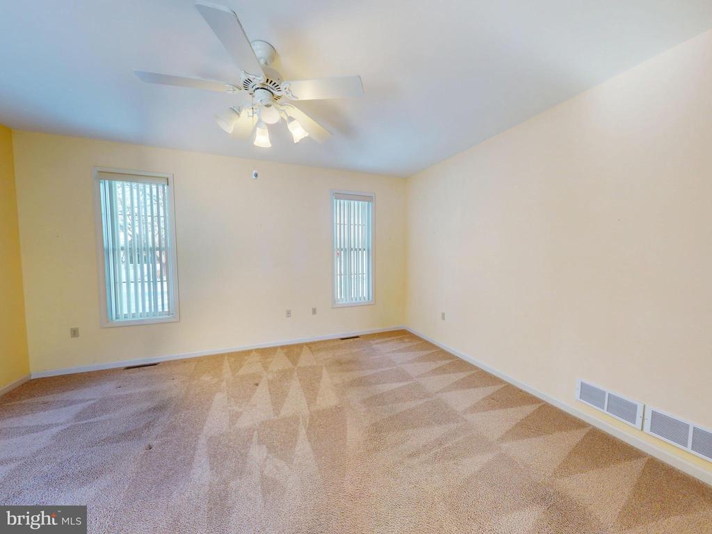 2336 SAGAMORE DRIVE