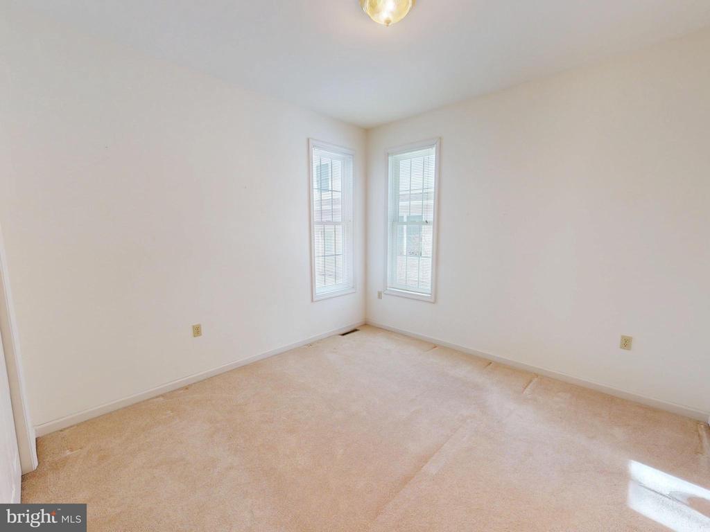2336 SAGAMORE DRIVE