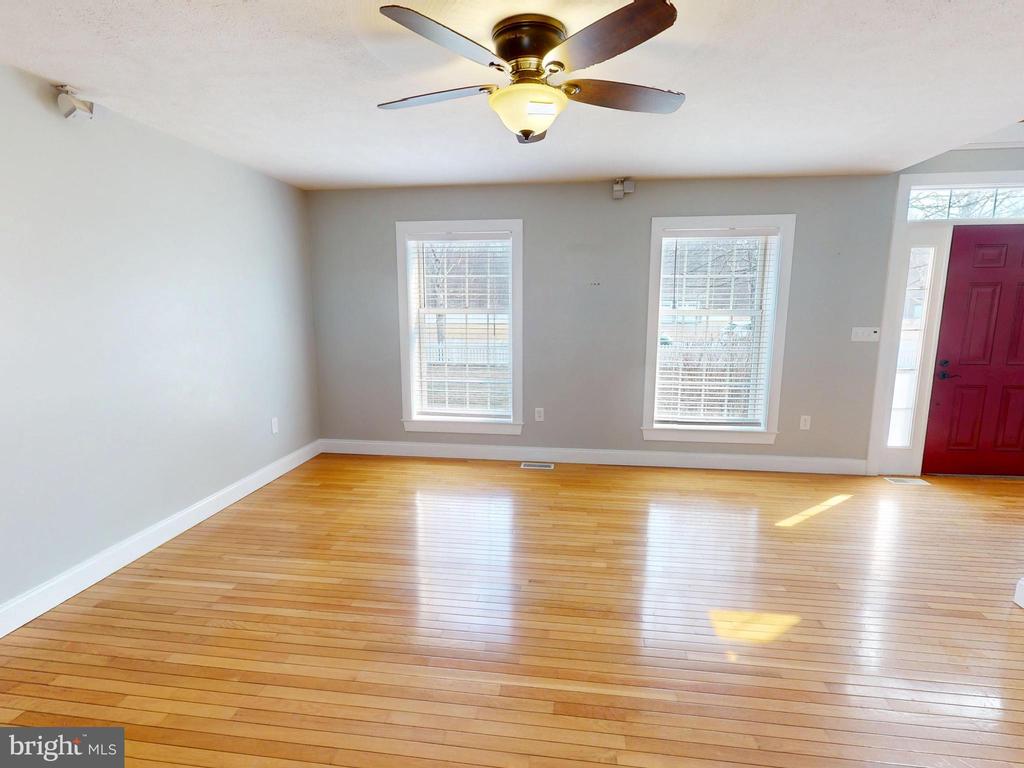 101 BRIAR COURT