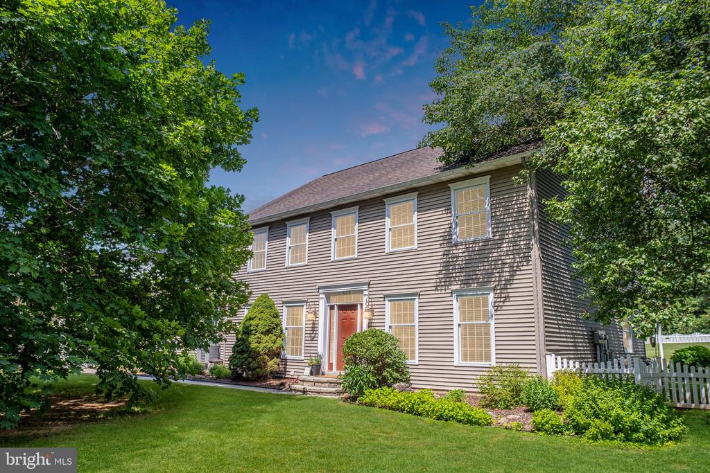 101 BRIAR COURT
