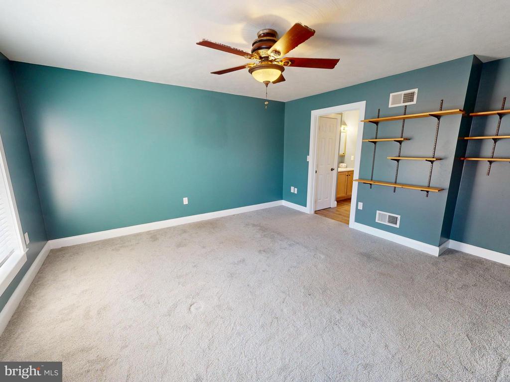 101 BRIAR COURT