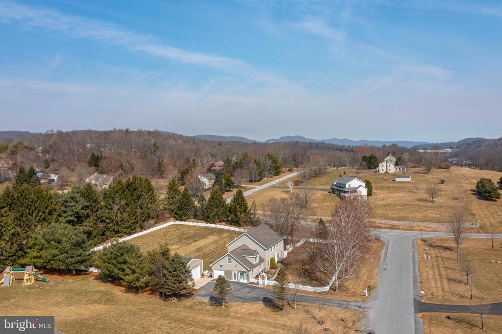 101 BRIAR COURT