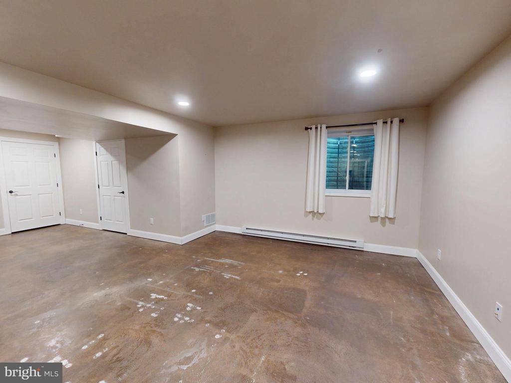 101 BRIAR COURT