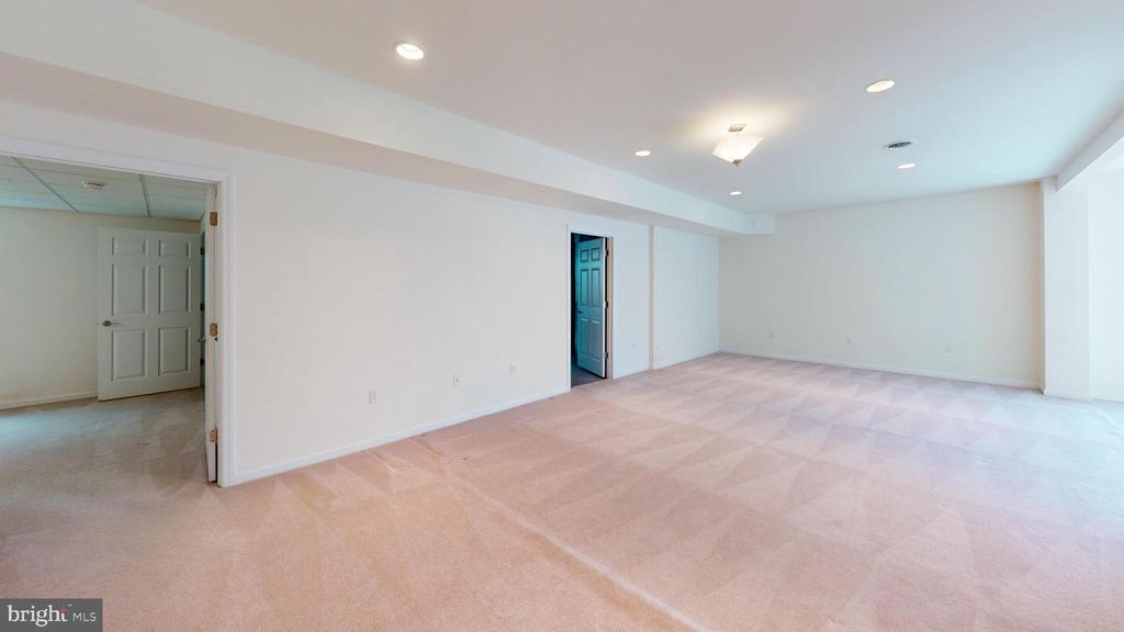 124 MIDWAY DRIVE
