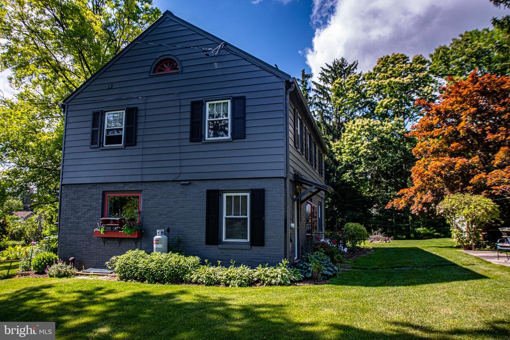 101 HILLVIEW AVENUE